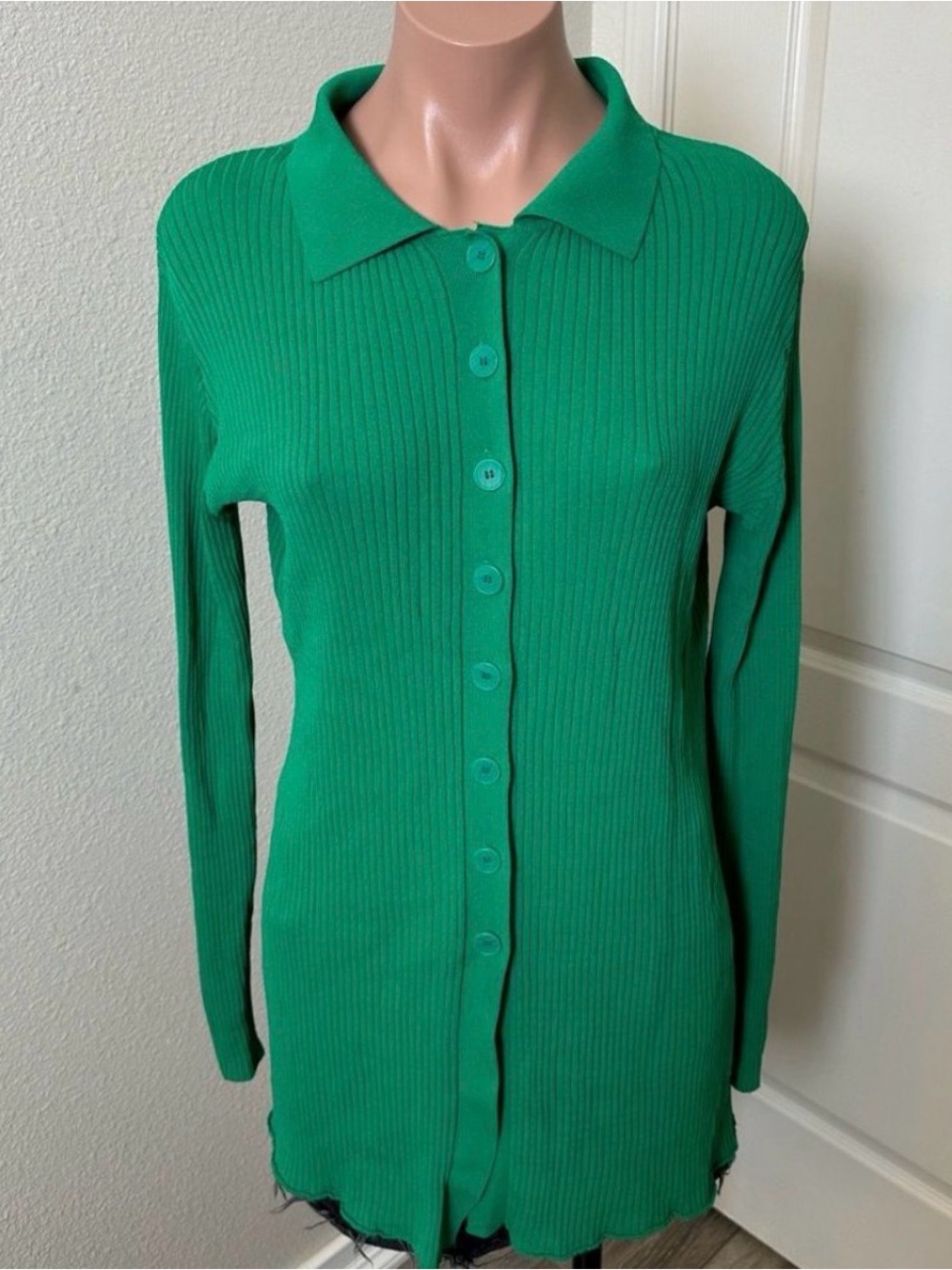 Veiled Emerald Green Ribbed Long Sleeve Button-Up Top Sz L
